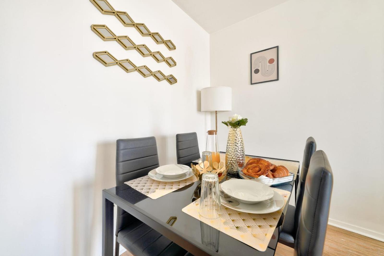 Le Cosy Yellow Appartement Lumineux A 5 Min De La Gare D'Evry Avec Parking Gratuit Courcouronnes Dış mekan fotoğraf