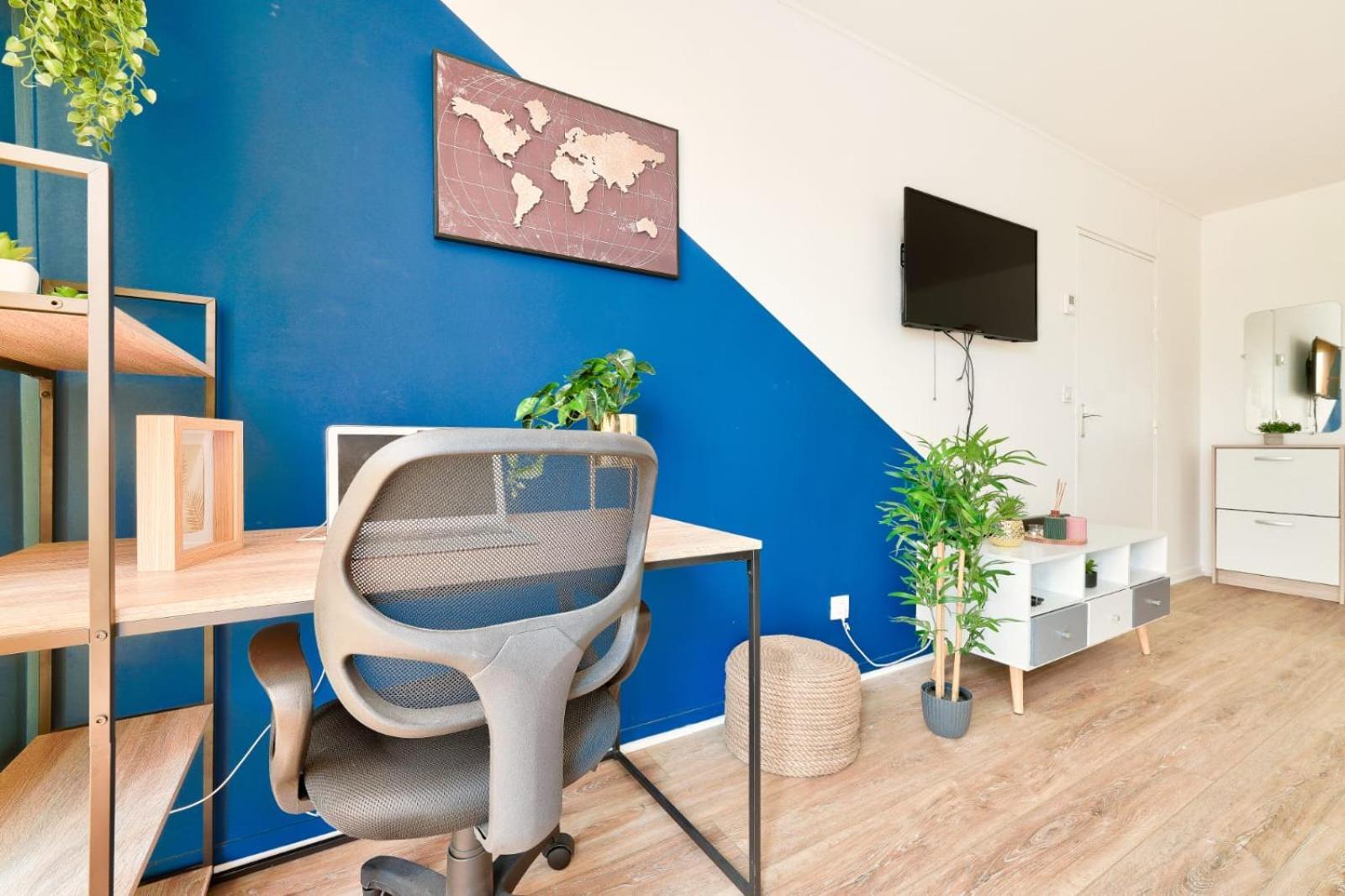Le Cosy Yellow Appartement Lumineux A 5 Min De La Gare D'Evry Avec Parking Gratuit Courcouronnes Dış mekan fotoğraf